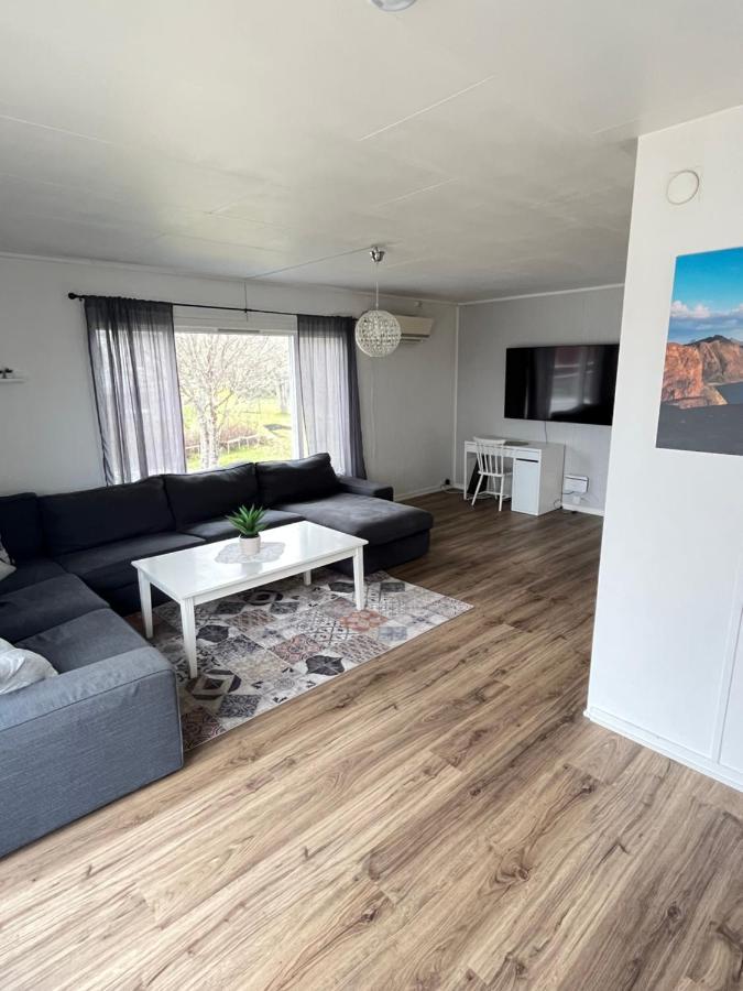 Hus Sentralt I Lofoten Apartment Leknes Exterior photo
