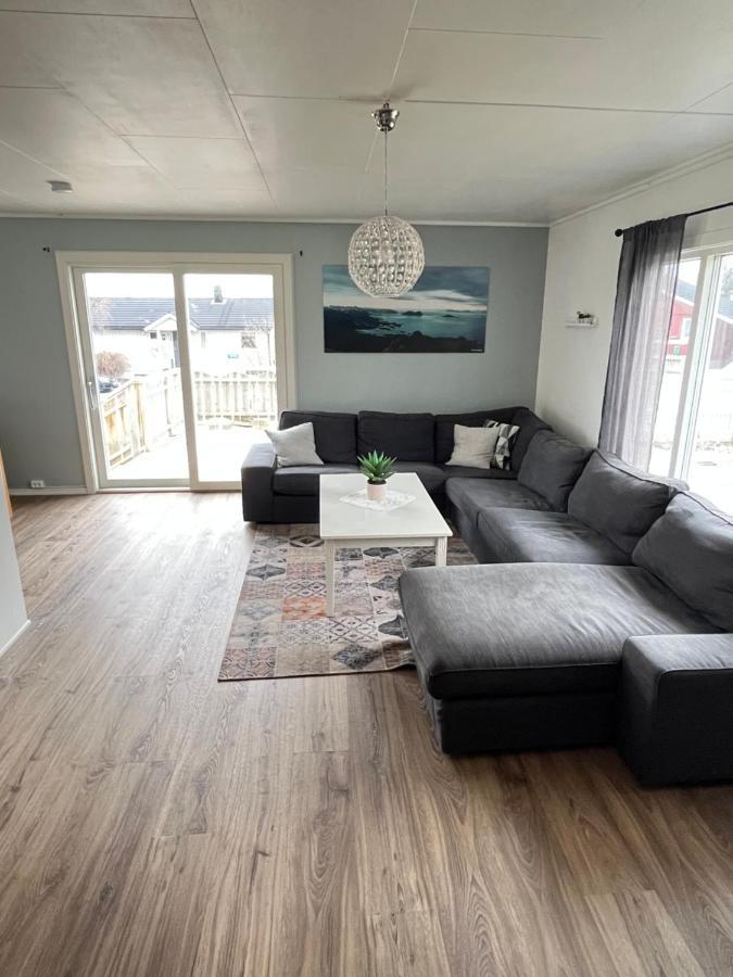 Hus Sentralt I Lofoten Apartment Leknes Exterior photo